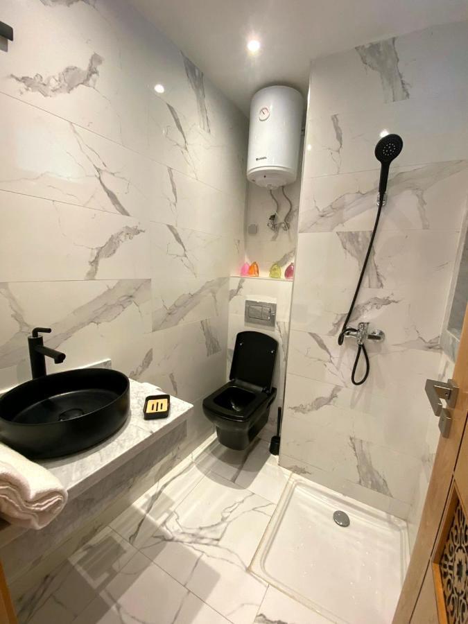 Luxueux Appartement Downtown Rabat Esterno foto