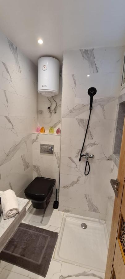 Luxueux Appartement Downtown Rabat Esterno foto